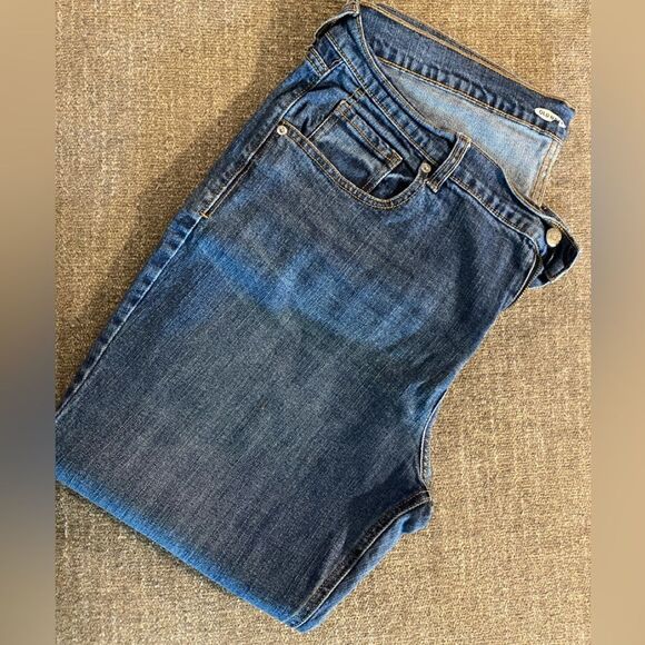 Old Navy Women's Boyfriend Denim Capris Size 16 Medium Wash Very Little Wear - Picture 2 of 6